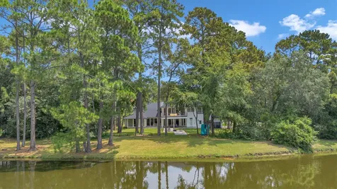 1 E Wedgewood Glen The Woodlands TX 77381