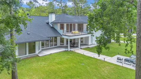 1 E Wedgewood Glen The Woodlands TX 77381