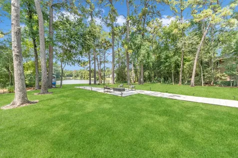 1 E Wedgewood Glen The Woodlands TX 77381
