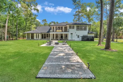 1 E Wedgewood Glen The Woodlands TX 77381