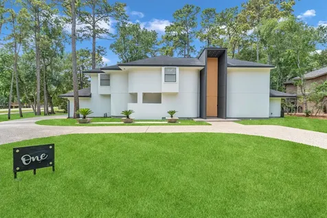 1 E Wedgewood Glen The Woodlands TX 77381
