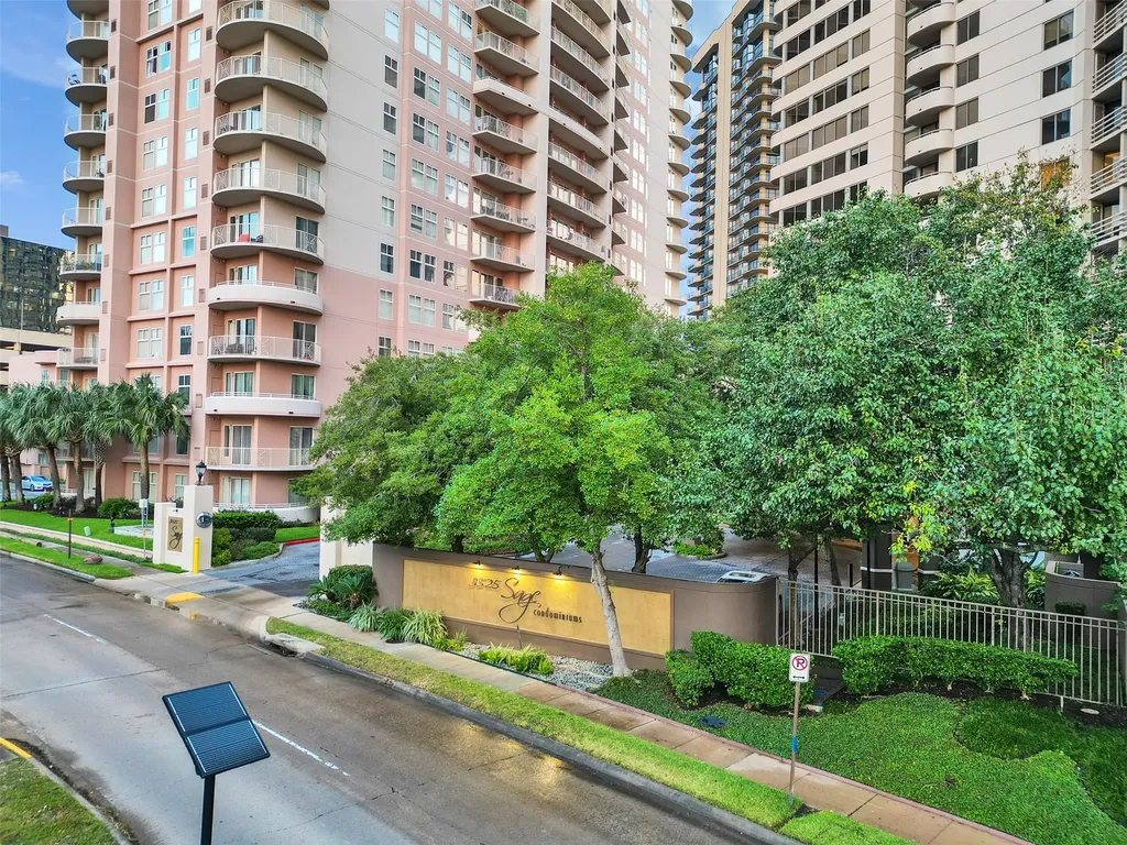 3525 Sage Road 812 Houston TX 77056