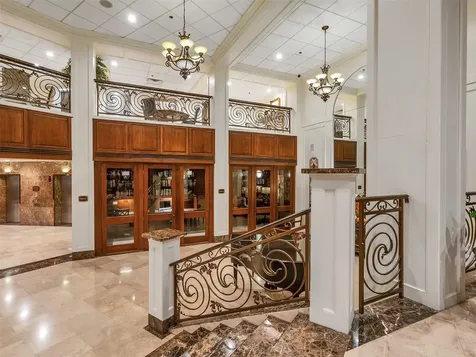 3525 Sage Road 812 Houston TX 77056