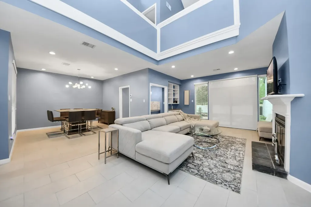 7655 S Braeswood Boulevard 10 Houston TX 77071