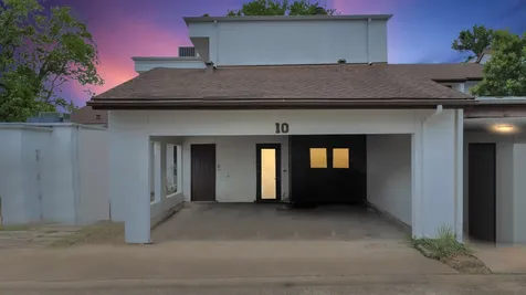 7655 S Braeswood Boulevard 10 Houston TX 77071