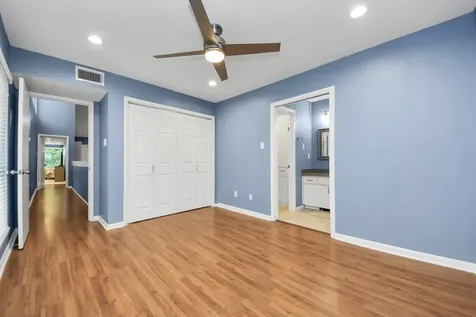 7655 S Braeswood Boulevard 10 Houston TX 77071