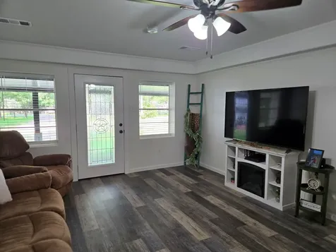 1123 County Road 2254 Cleveland TX 77327