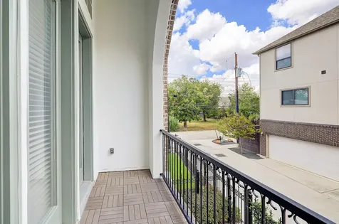1110 Thompson Street Houston TX 77007