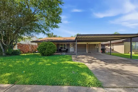 10026 Ney Street Houston TX 77034