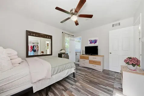 10026 Ney Street Houston TX 77034