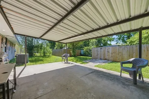 10026 Ney Street Houston TX 77034