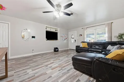10026 Ney Street Houston TX 77034