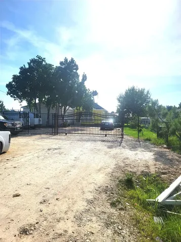 156 Road 5111 Cleveland TX 77327