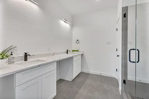 3620 Sauer Street B Houston TX 77004