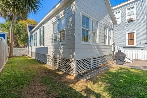 923 Church Street Galveston TX 77550