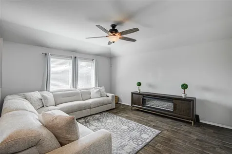 4711 Lombardy Fire Trail Katy TX 77449