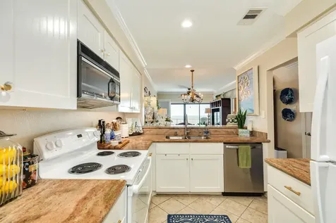 7700 Seawall Boulevard 410 Galveston TX 77551