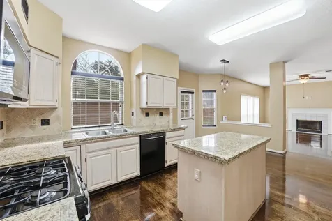 15606 Lago Villa Drive Tomball TX 77377