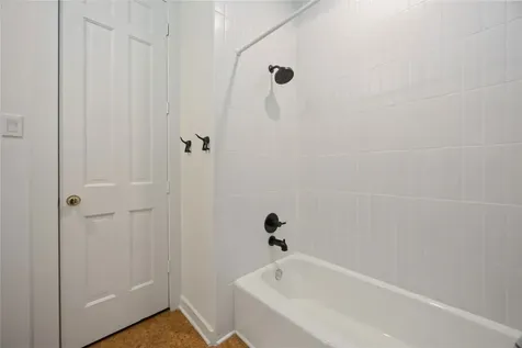 1425 Nantucket Drive B Houston TX 77057