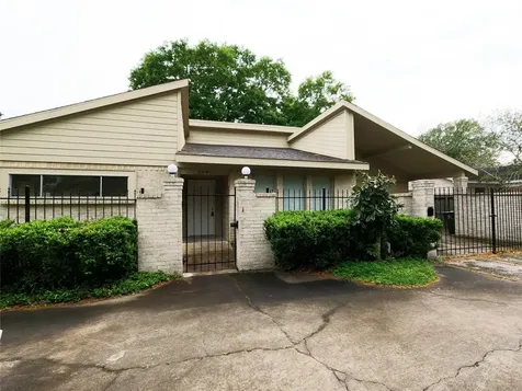 5231 Beechnut Street Houston TX 77096