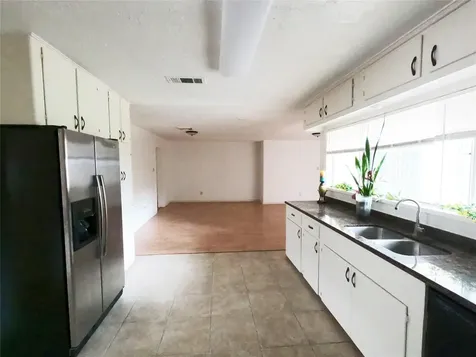 5231 Beechnut Street Houston TX 77096