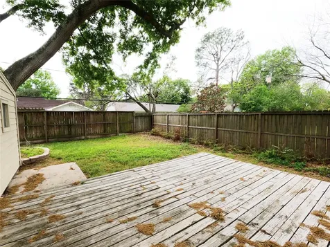 5231 Beechnut Street Houston TX 77096
