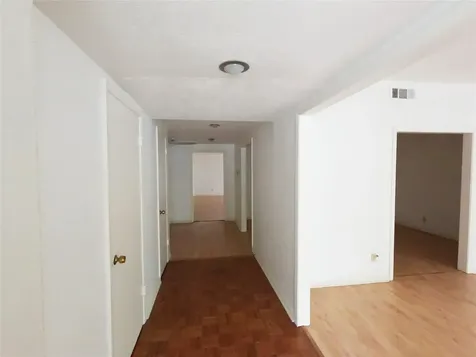 5231 Beechnut Street Houston TX 77096