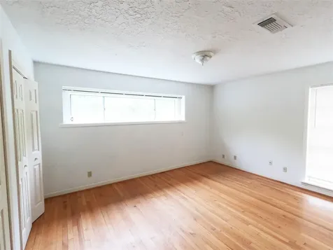 5231 Beechnut Street Houston TX 77096