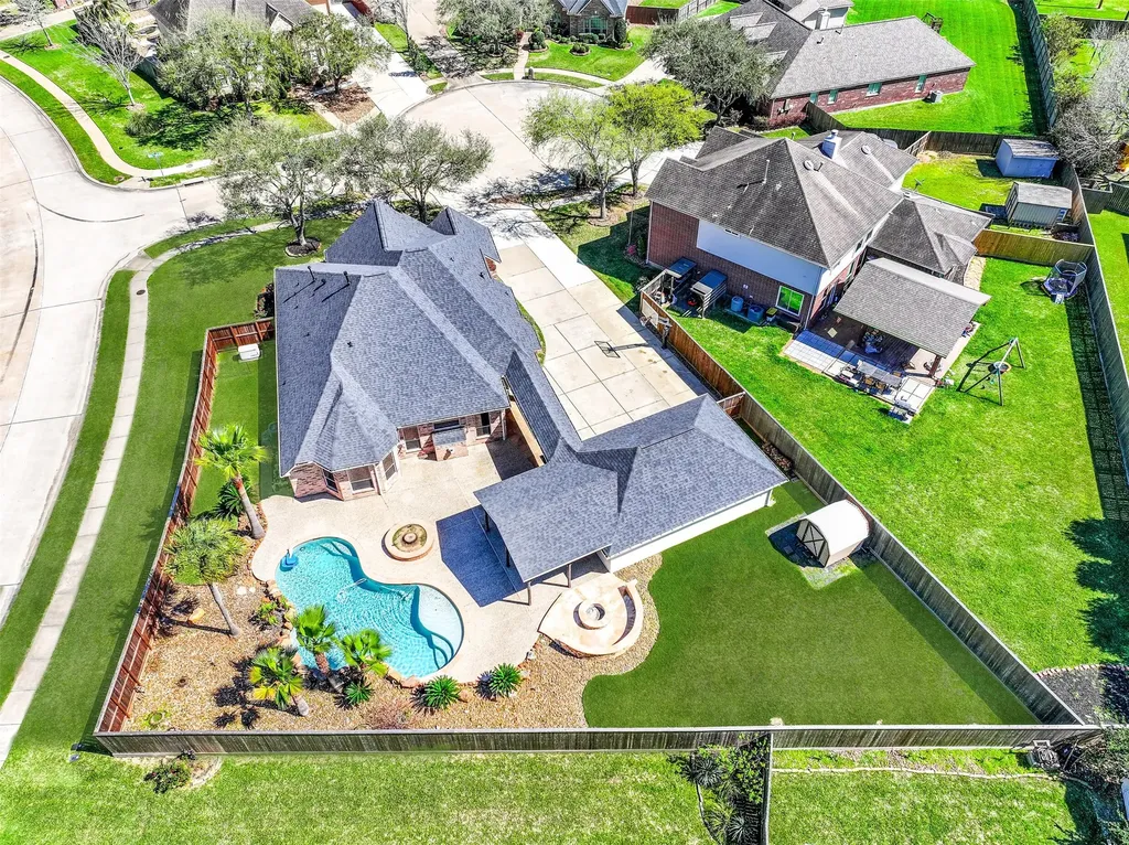 901 High Ridge Circle Friendswood TX 77546