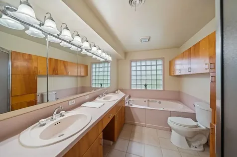 5002 Leafy Hollow Court Houston TX 77018
