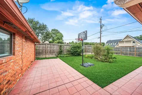 5002 Leafy Hollow Court Houston TX 77018