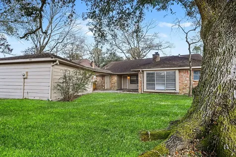 2067 SE Shadow Rock Drive Houston TX 77339