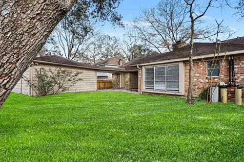 2067 SE Shadow Rock Drive Houston TX 77339