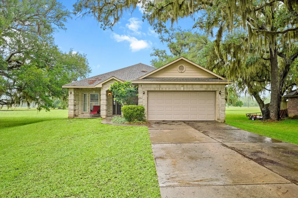351 Cattle Drive Trail Angleton TX 77515