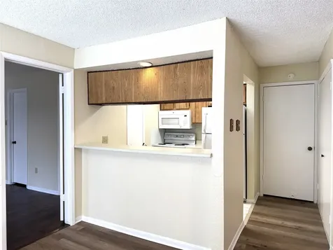 1516 Bay Area Boulevard Q-8 Houston TX 77058