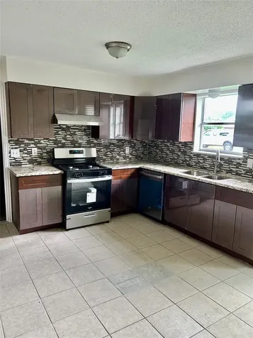 228 Austin Street Angleton TX 77515