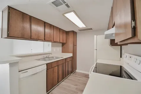 12905 Woodforest Boulevard 607 Houston TX 77015