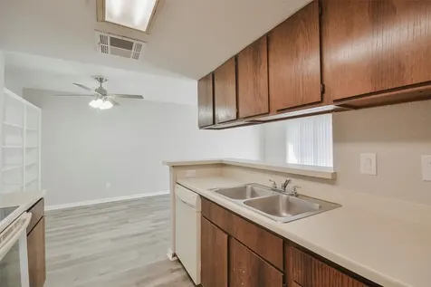 12905 Woodforest Boulevard 607 Houston TX 77015