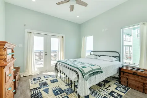 22224 Kennedy Drive Galveston TX 77554