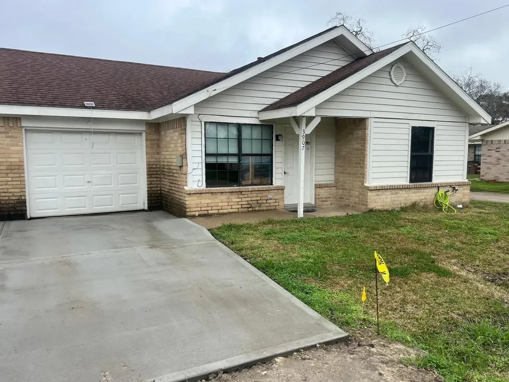 3907 Cinnamon Cove Drive Dickinson TX 77539