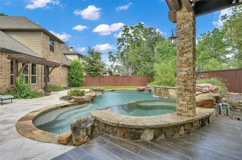 95 S Shimmering Aspen Circle Spring TX 77389