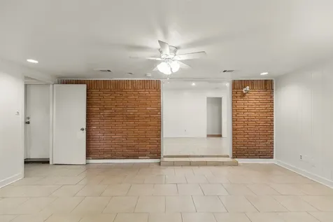2015 Wycliffe Drive Houston TX 77043