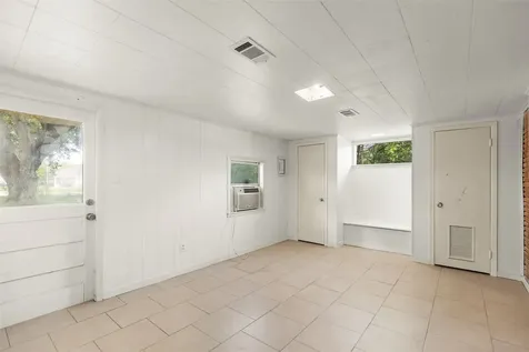 2015 Wycliffe Drive Houston TX 77043