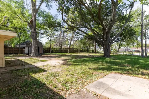 2015 Wycliffe Drive Houston TX 77043