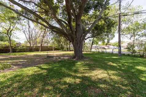2015 Wycliffe Drive Houston TX 77043