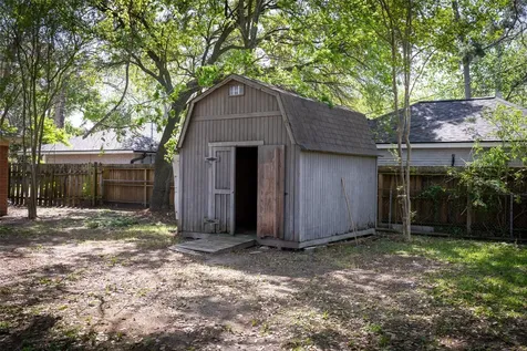 2015 Wycliffe Drive Houston TX 77043