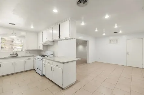 2015 Wycliffe Drive Houston TX 77043