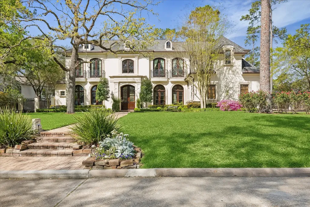 107 Willowend Drive Hunters Creek Village TX 77024