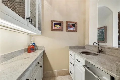107 Willowend Drive Hunters Creek Village TX 77024
