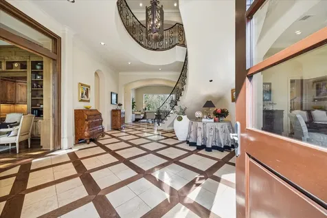 107 Willowend Drive Hunters Creek Village TX 77024